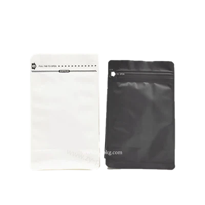 As embalagens com fundo plano têm boa resistência a rasgos?